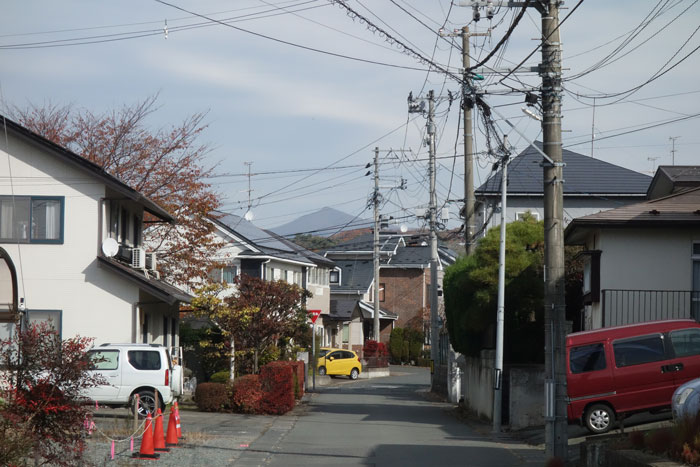 黒石野中学校裏