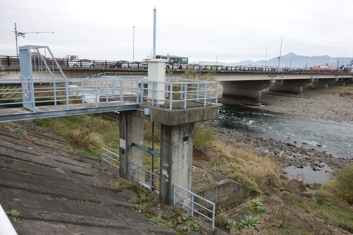 鴨入川水門