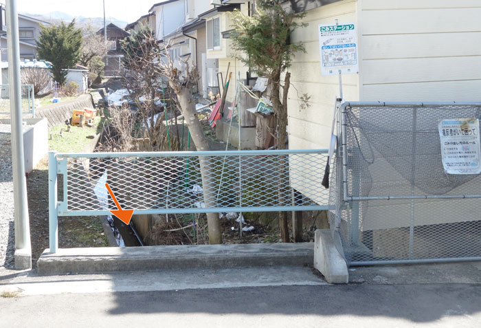 住宅街へ