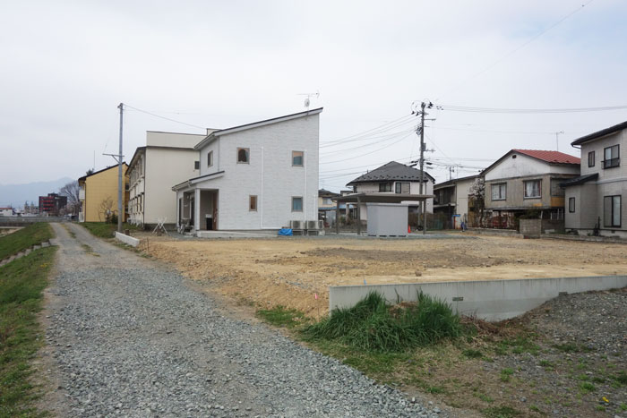 梁川沿いの旧精錬所 解体後